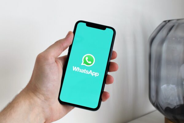 WhatsApp storing