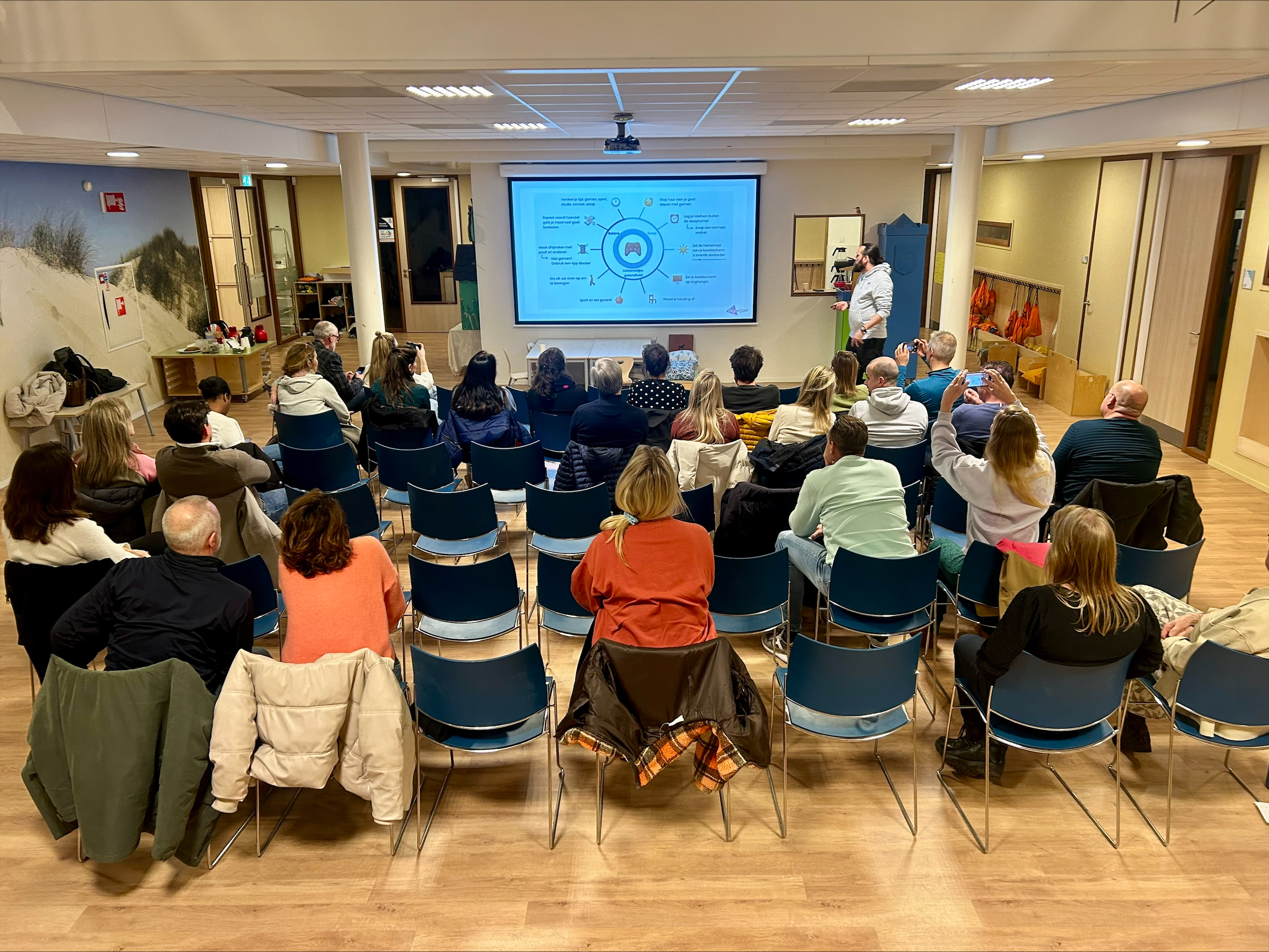 Leerlingen bespreken game-mechanismen zoals lootboxes en rangen